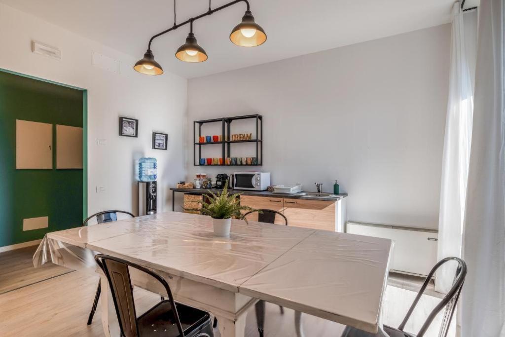Family & Friends Rooms Падуя Экстерьер фото